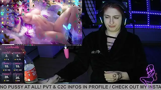 Snapshot of Gamergirl-Linela chatting on 03-19-25, 11:47 Gamergirl-Linela online show from 03-19-25, 11:47