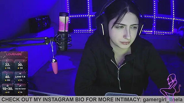 Snapshot of Gamergirl-Linela chatting on 09-15-25, 10:32 Gamergirl-Linela online show from 09-15-25, 10:32