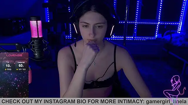 Snapshot of Gamergirl-Linela chatting on 09-21-25, 11:21 Gamergirl-Linela online show from 09-21-25, 11:21