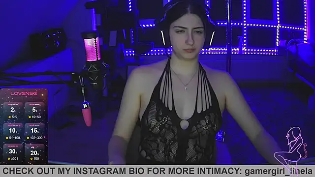 Snapshot of Gamergirl-Linela chatting on 10-13-25, 03:41 Gamergirl-Linela online show from 10-13-25, 03:41
