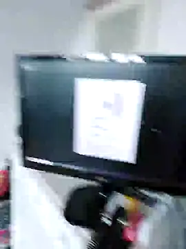 Snapshot of Gamergirl-Linela chatting on 03-18-25, 04:17 Gamergirl-Linela online show from 03-18-25, 04:17