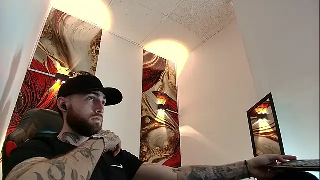 Snapshot of Luke_davis01 chatting on 02-23-26, 01:12 Luke davis01 online show from 02-23-26, 01:12