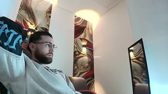 Snapshot of Luke_davis01 chatting on 01-17-26, 01:15 Luke davis01 online show from 01-17-26, 01:15