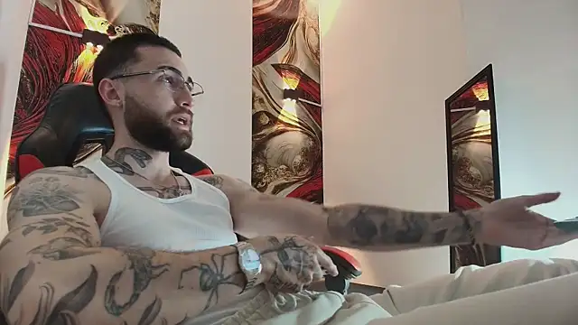 Luke davis01 online show from 12-18-25, 01:15