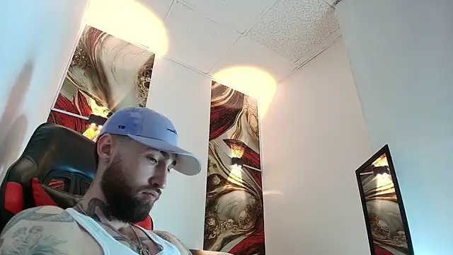 Snapshot of Luke_davis01 chatting on 01-16-26, 01:15 Luke davis01 online show from 01-16-26, 01:15