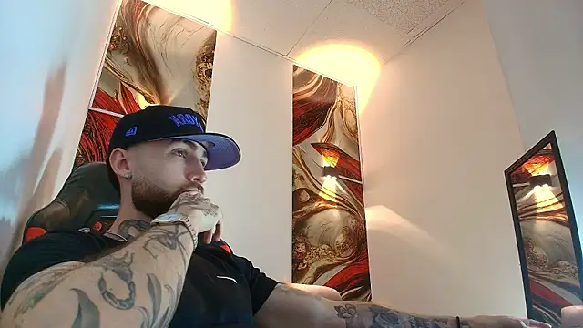 Snapshot of Luke_davis01 chatting on 03-14-26, 01:06 Luke davis01 online show from 03-14-26, 01:06