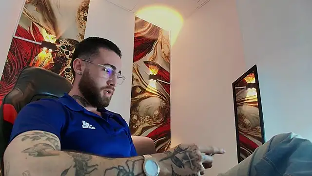 Luke davis01 online show from 11-18-25, 02:42