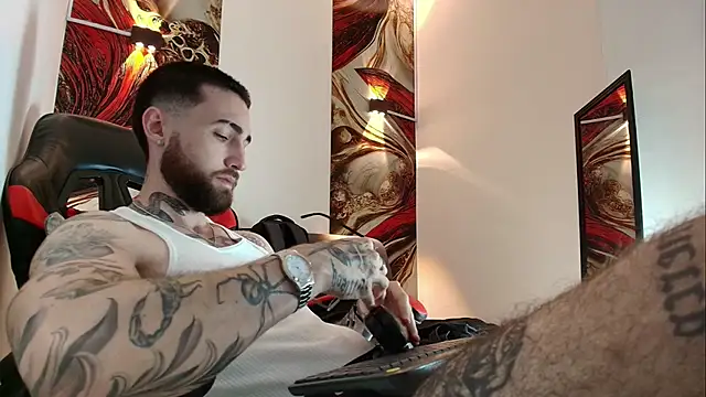 Snapshot of Luke_davis01 chatting on 02-18-26, 12:56 Luke davis01 online show from 02-18-26, 12:56