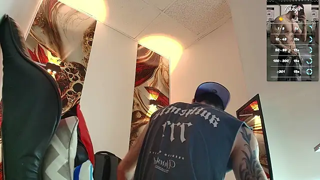 Snapshot of Luke_davis01 chatting on 02-12-26, 01:00 Luke davis01 online show from 02-12-26, 01:00