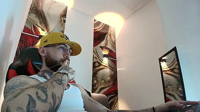 Luke davis01 online show from 01-14-26, 01:04