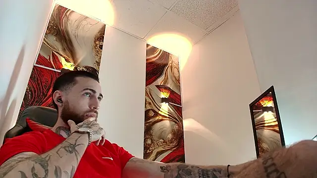 Snapshot of Luke_davis01 chatting on 03-11-26, 01:16 Luke davis01 online show from 03-11-26, 01:16