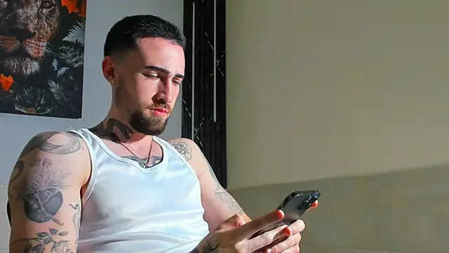 Luke davis01 online show from 03-01-25, 01:07
