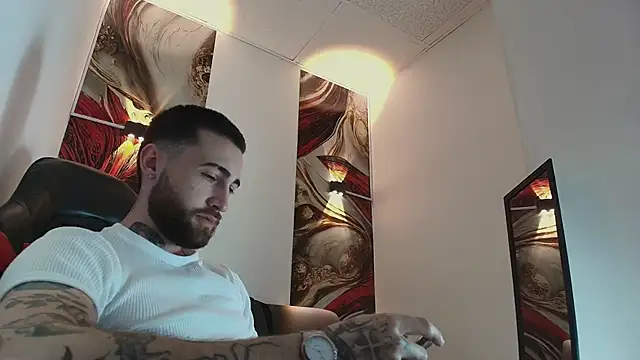 Luke davis01 online show from 12-16-25, 01:04