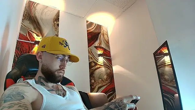 Snapshot of Luke_davis01 chatting on 03-13-26, 12:54 Luke davis01 online show from 03-13-26, 12:54