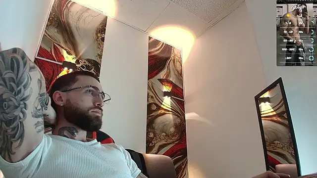 Snapshot of Luke_davis01 chatting on 02-09-26, 01:09 Luke davis01 online show from 02-09-26, 01:09