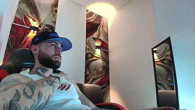 Luke davis01 online show from 12-23-25, 04:01