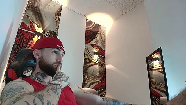 Snapshot of Luke_davis01 chatting on 02-13-26, 01:11 Luke davis01 online show from 02-13-26, 01:11