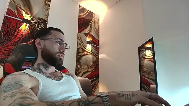 Snapshot of Luke_davis01 chatting on 02-10-26, 01:21 Luke davis01 online show from 02-10-26, 01:21