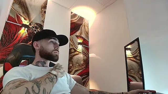 Snapshot of Luke_davis01 chatting on 02-02-26, 01:21 Luke davis01 online show from 02-02-26, 01:21