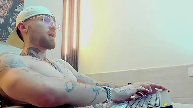 Luke davis01 online show from 02-13-25, 03:56