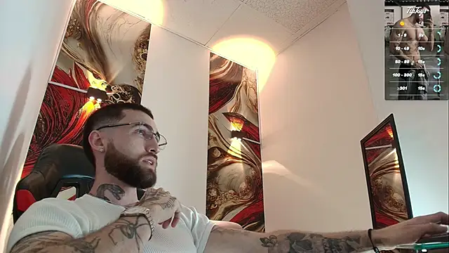 Snapshot of Luke_davis01 chatting on 02-14-26, 01:11 Luke davis01 online show from 02-14-26, 01:11