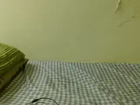 Snapshot of SweetLeona chatting on 03-19-25, 06:23 SweetLeona online show from 03-19-25, 06:23