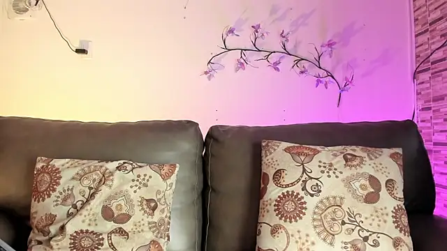 Sara Falak online show from 10-30-25, 01:42