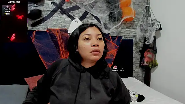 Sophia Brunett online show from 10-27-25, 11:44