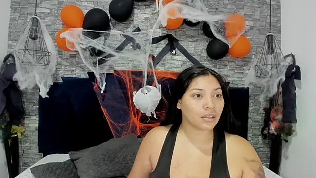 Sophia Brunett online show from 11-02-25, 11:59