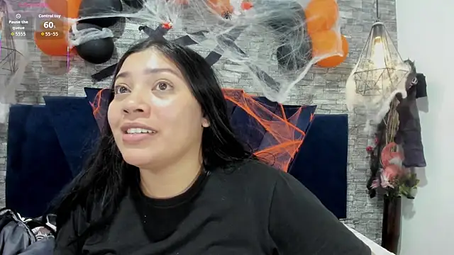 Sophia Brunett online show from 10-30-25, 11:52