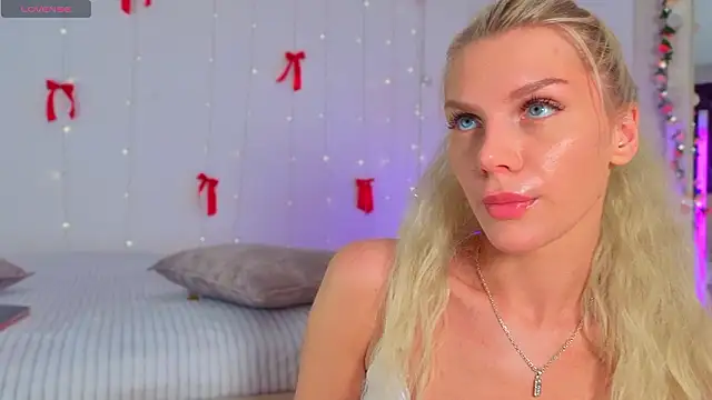 Nicole Hampton online show from 03-27-26, 05:14