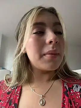 Snapshot of Cloee_Rainbow1 chatting on 07-16-26, 02:03 Cloee Rainbow1 online show from 07-16-26, 02:03