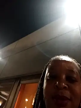 Snapshot of Mishanti chatting on 10-24-25, 10:09 Mishanti online show from 10-24-25, 10:09