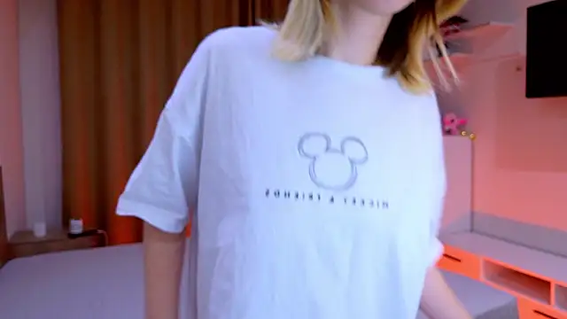 Bella amory online show from 11-18-25, 02:53