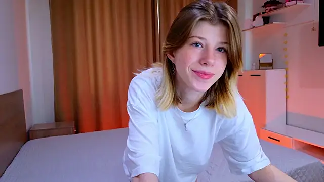 Bella amory online show from 10-31-25, 12:02