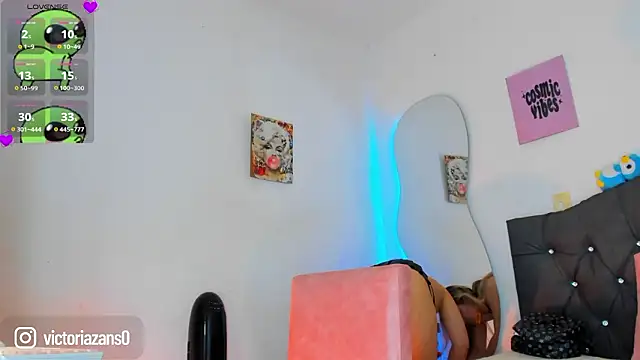 Vickyallien online show from 03-11-26, 04:23