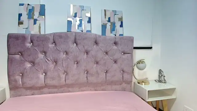 Skye Moore online show from 09-22-25, 01:06