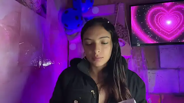 Skye Moore online show from 07-11-26, 12:27