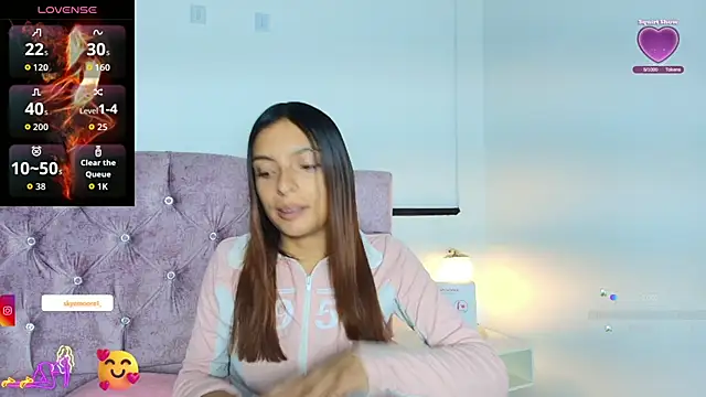 Skye Moore online show from 10-21-25, 12:04