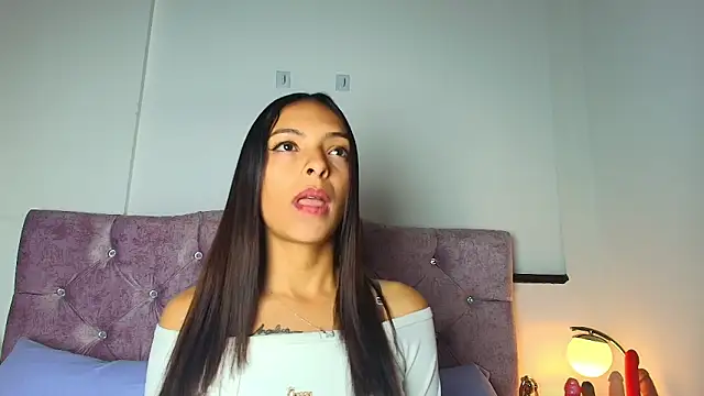 Skye Moore online show from 11-12-25, 09:18