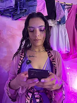 Snapshot of Skye_Moore chatting on 05-01-26, 12:48 Skye Moore online show from 05-01-26, 12:48
