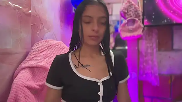 Skye Moore online show from 07-16-26, 01:02