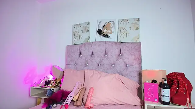 Skye Moore online show from 02-23-26, 07:03