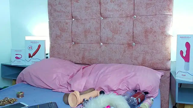 Skye Moore online show from 10-13-25, 11:45