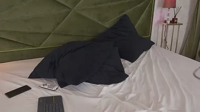Snapshot of NataliaNovak chatting on 03-02-25, 04:14 NataliaNovak online show from 03-02-25, 04:14