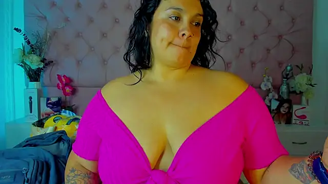 Snapshot of KourtneyEvans chatting on 11-05-25, 07:06 KourtneyEvans online show from 11-05-25, 07:06