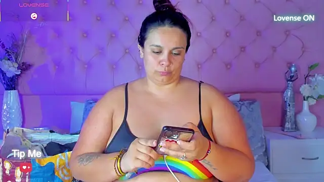 Snapshot of KourtneyEvans chatting on 09-09-25, 07:45 KourtneyEvans online show from 09-09-25, 07:45