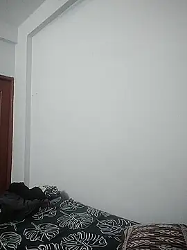 laila 10 online show from 09-17-25, 03:03