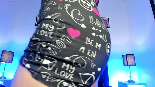 Snapshot of _michonne_ chatting on 03-11-25, 11:04 michonne online show from 03-11-25, 11:04