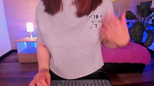  michonne  online show from 10-23-25, 09:02